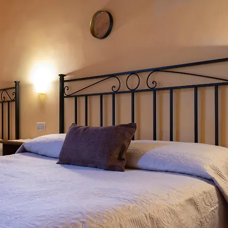 Donna Olimpia Bed & Breakfast *